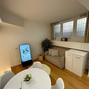 Led House Cadore - Bilocale Zona Centro , Milano Italia