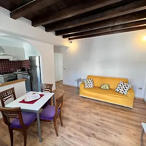Luvi - Paolo Sarpi , Milano Italia