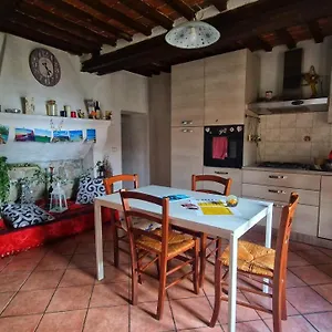 Con Due Matrimoniali Nel Centro Di Appartamento